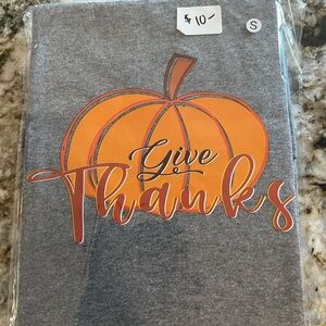 Gray 'Give Thanks' Pumpkin Shirt